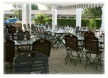 Les Colonnes Strasbourg Zenith Hotel Eckbolsheim Buitenkant foto