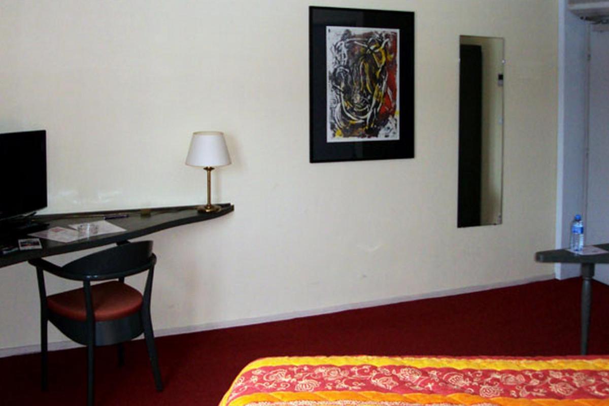 Les Colonnes Strasbourg Zenith Hotel Eckbolsheim Buitenkant foto