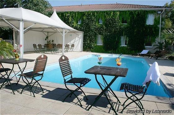 Les Colonnes Strasbourg Zenith Hotel Eckbolsheim Buitenkant foto