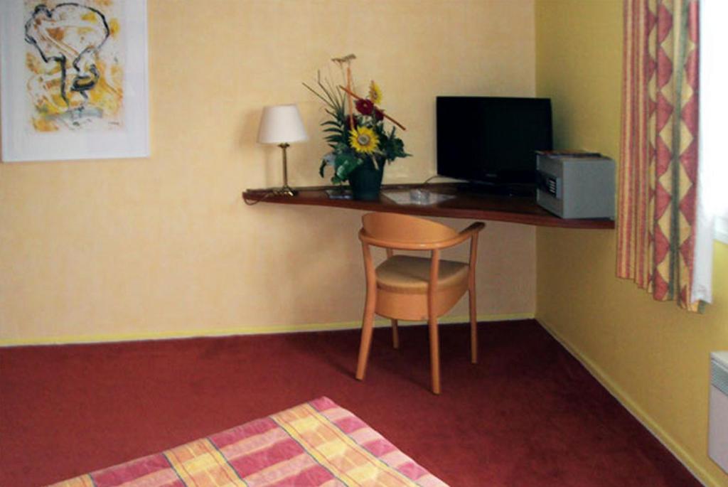 Les Colonnes Strasbourg Zenith Hotel Eckbolsheim Kamer foto