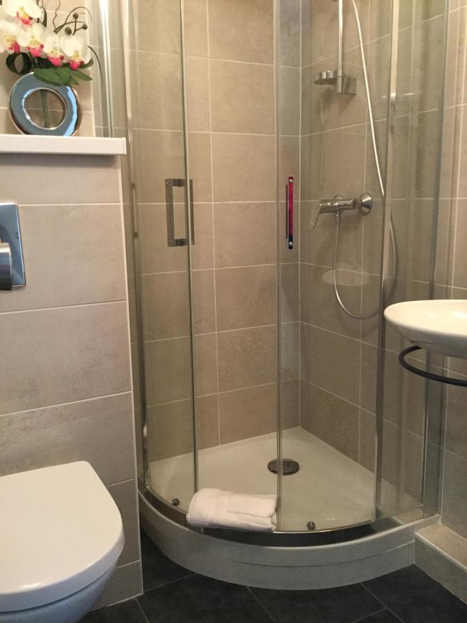 Les Colonnes Strasbourg Zenith Hotel Eckbolsheim Buitenkant foto